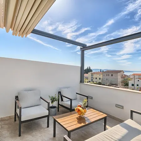 3rd Floor * Kaštela