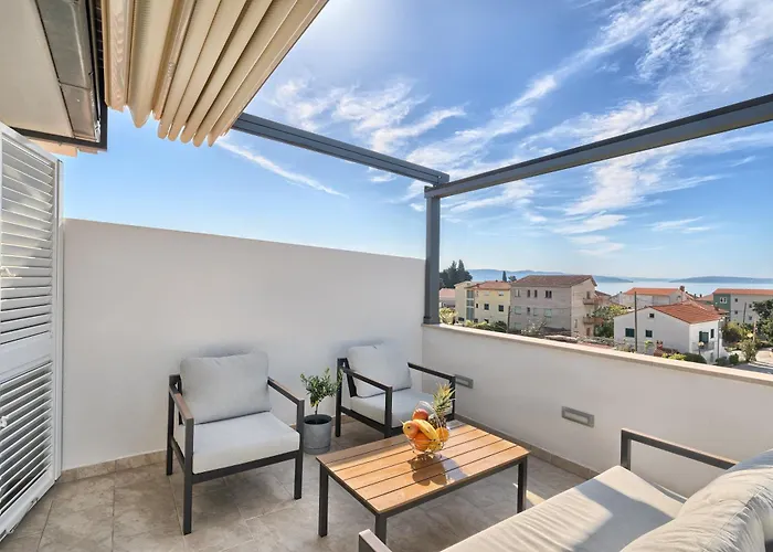 3rd Floor * Kastela