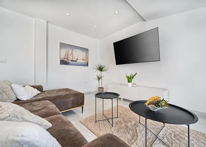 3rd Floor Apartment